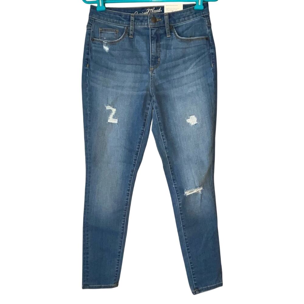 NWT! Universal Thread High-Rise Distressed Skinny Jean Size 6 / 28 Regular
